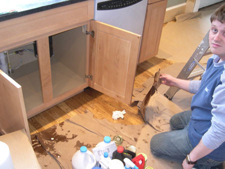 Leaking kitchen sink Leaking kitchen sink