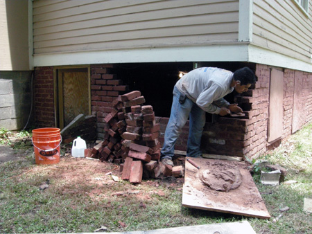 Re-pointing brick