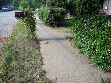 East Ontario Avenue sidewalks before